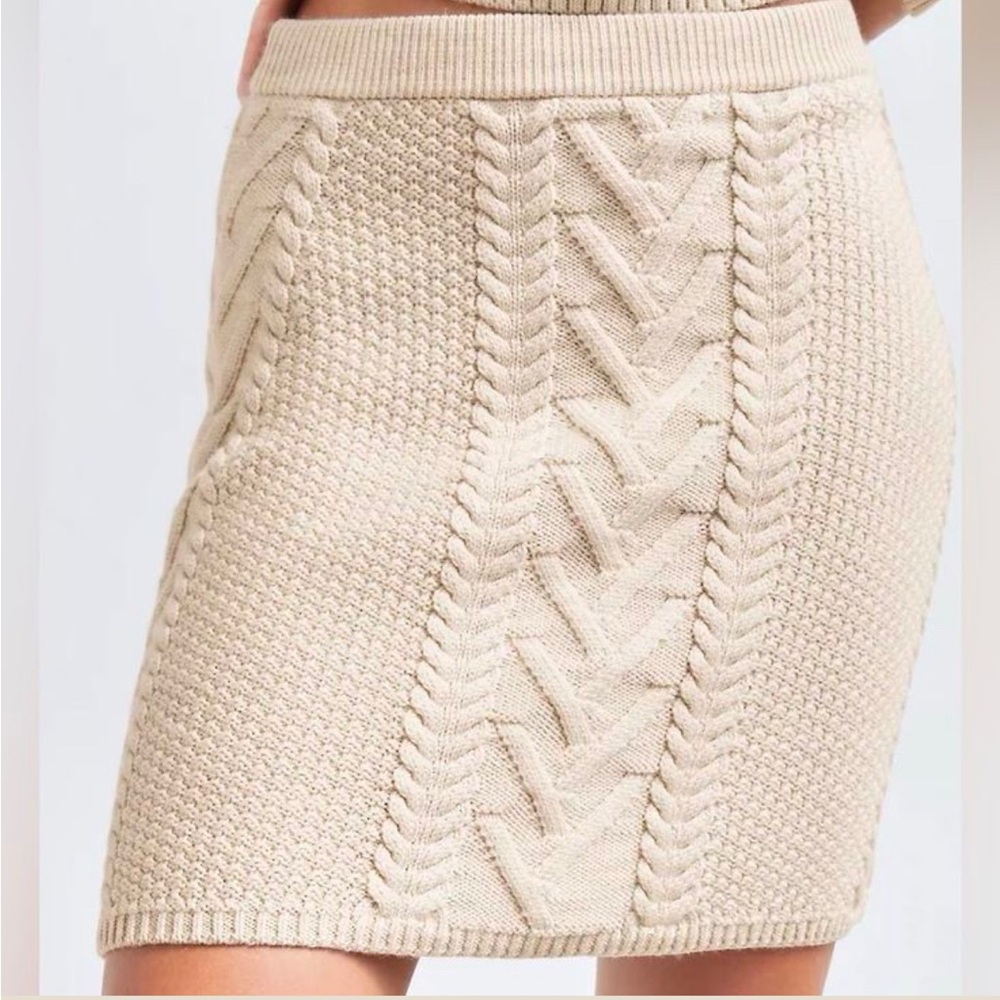 aritzia Babaton emporia skirt